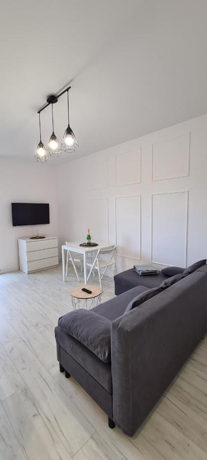 44 - Apartamenty Siedlce - Nowy Apartament W Centrum Przy Ul Czerwonego Krzyza Esterno foto