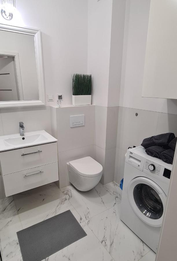 44 - Apartamenty Siedlce - Nowy Apartament W Centrum Przy Ul Czerwonego Krzyza Esterno foto