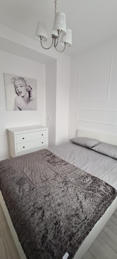 44 - Apartamenty Siedlce - Nowy Apartament W Centrum Przy Ul Czerwonego Krzyza Esterno foto
